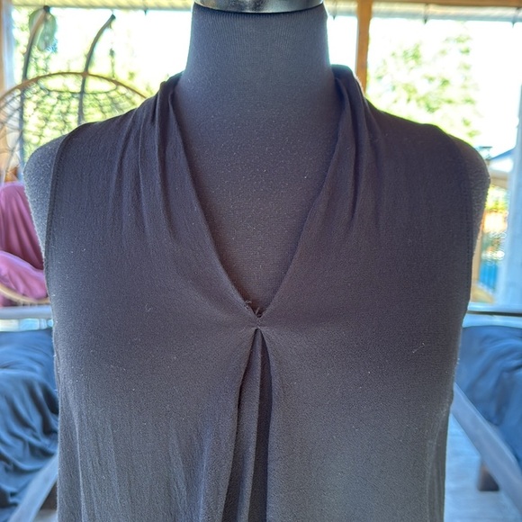 Minimum | V-Neck Sleeveless Swing Dress - Picture 4 of 14